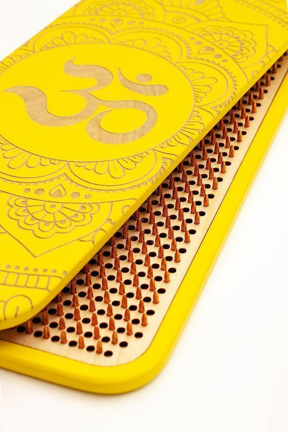 Доска садху Ом большой алюминиевые гвозди