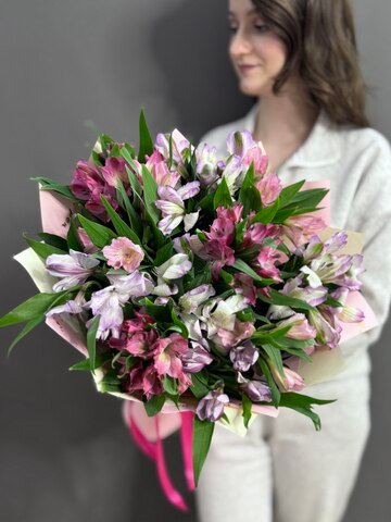 Букет из 11 альстромерий