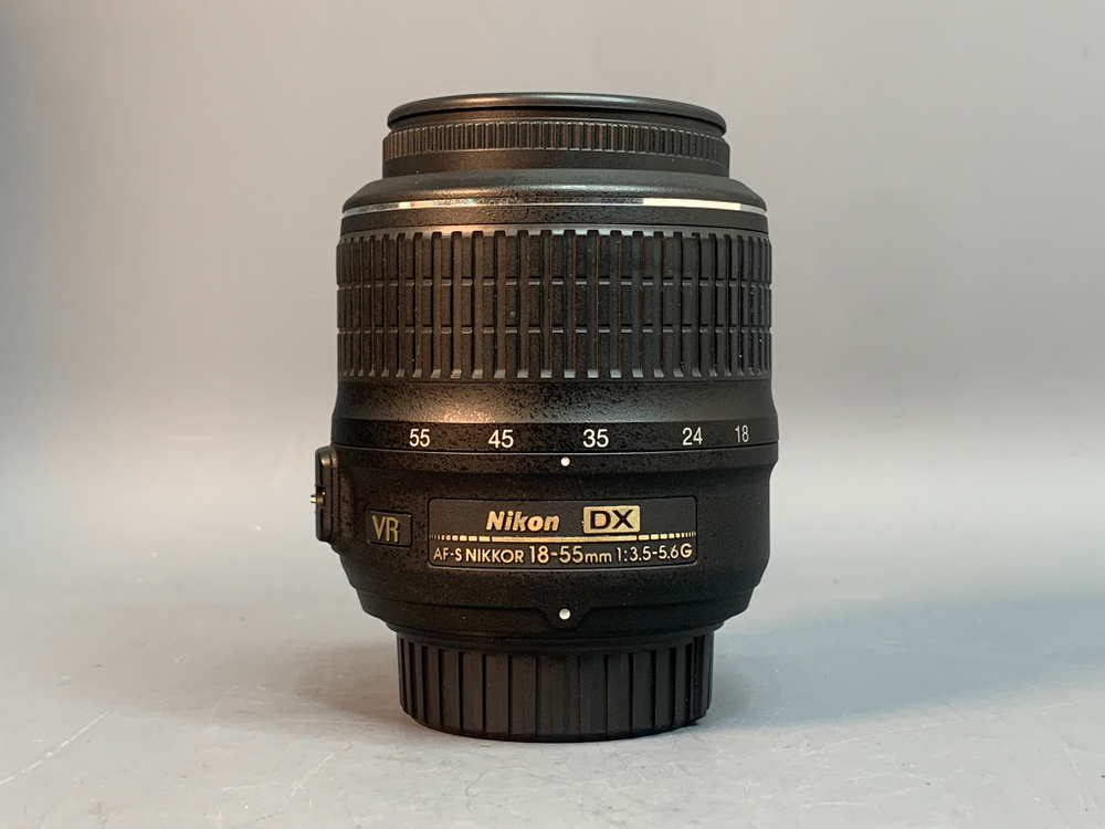 Nikon D5200 Kit 18-55mm 40 кадров