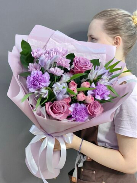 Авторский букет в сиреневой гамме