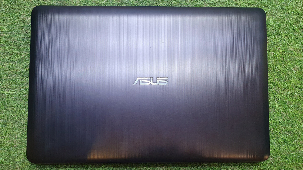 Ноутбук ASUS i3-7/6Gb/Mx110 2Gb/FHD