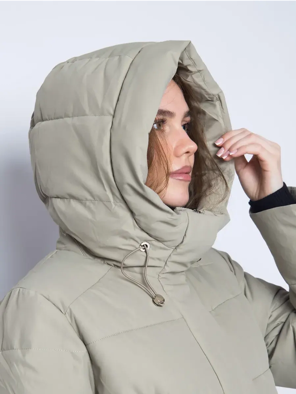 Куртка зимняя удлиненная с капюшоном