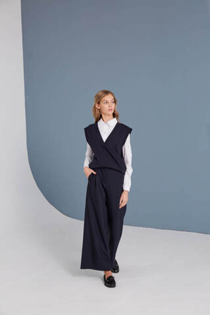 Жилет трикотажный на девушку