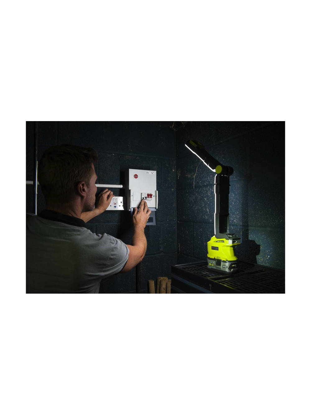 Фонарь Ryobi LED ONE+ R18ALF-0 5133002304