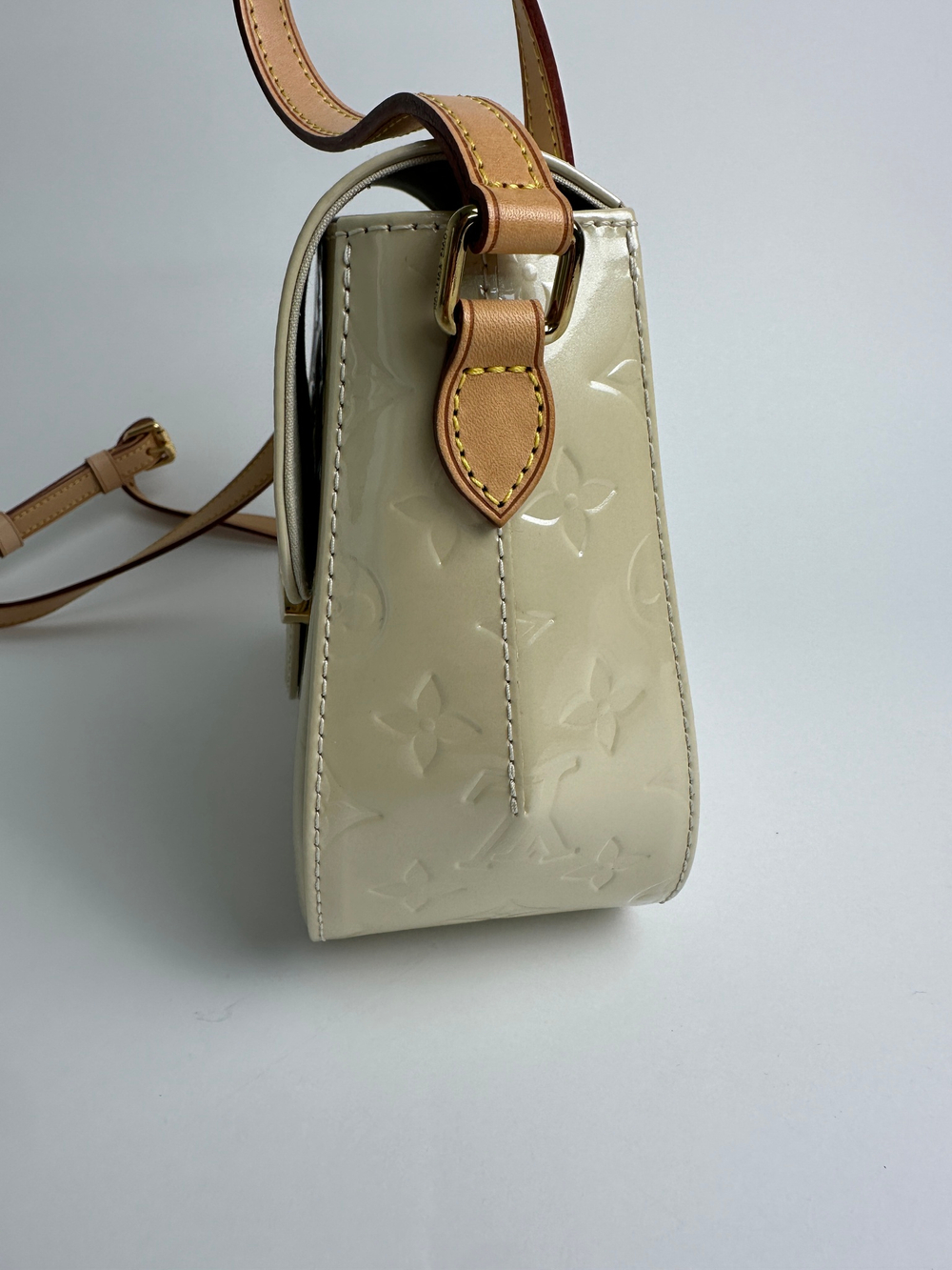 Сумка Louis Vuitton White Monogram Vernis Bellflower