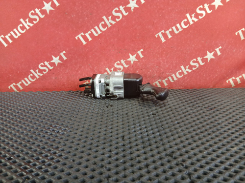 Кран ручного тормоза  2017г.