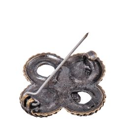 AM- 771 Брошь «Змеи Клевер» (латунь, янтарь)