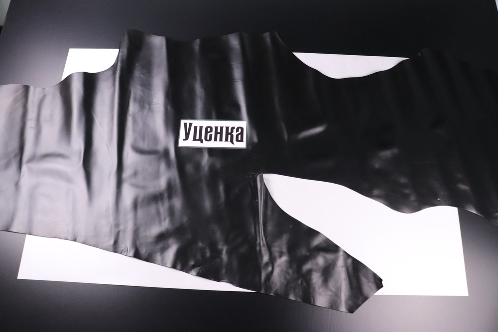 Уценка: 0,9-1,2 Кожа Камелия Черная 131дм²