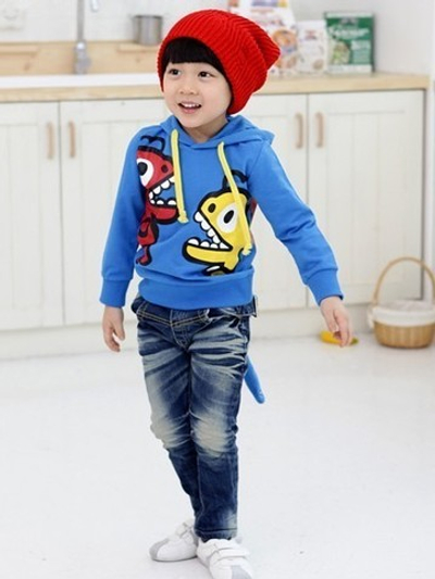 Худи детское с принтами динозавров и хвостом