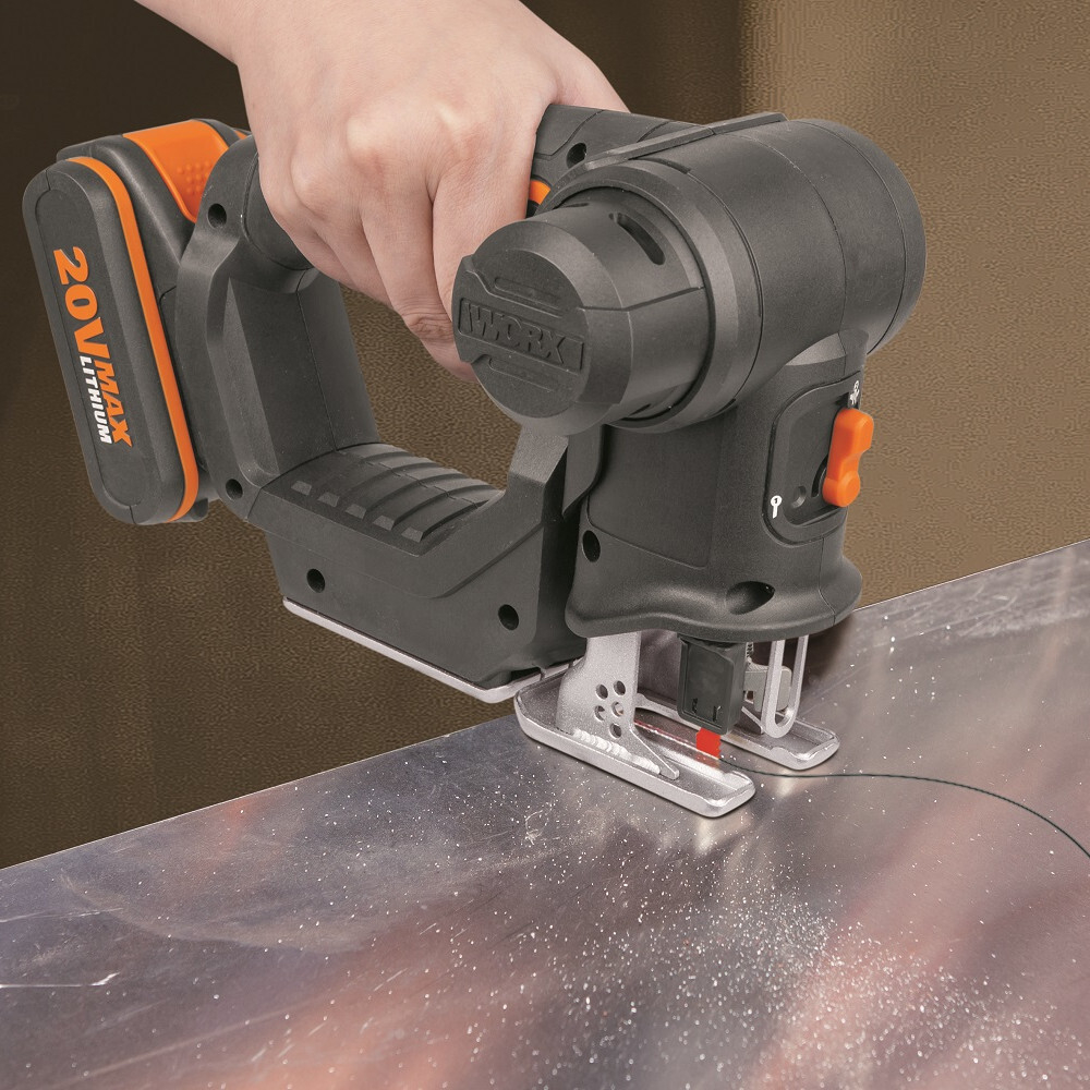 Лобзик аккумуляторный-сабельная пила WORX Axis WX550