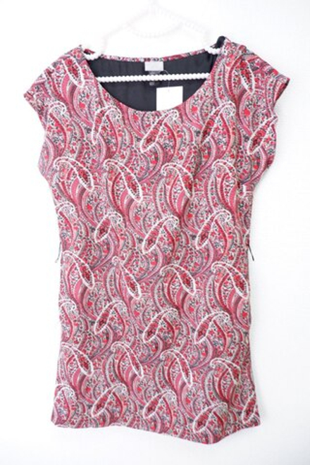 Платье H&M с принтом 40 размер