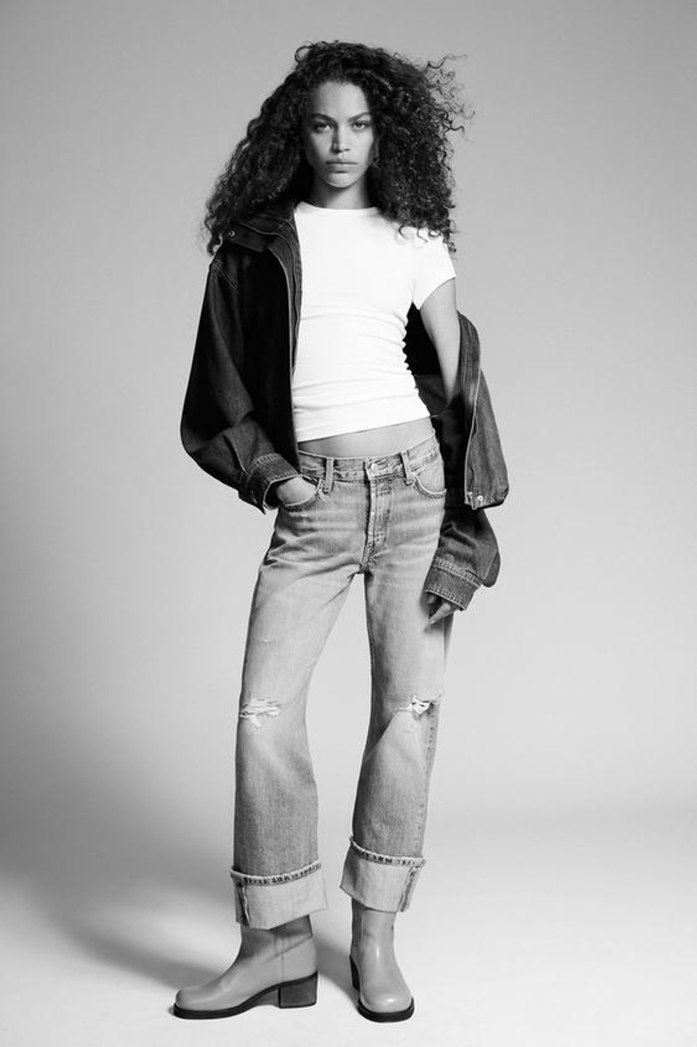 ZARA ПРЯМЫЕ ДЖИНСЫ TRF С ОТВОРОТАМИ И СРЕДНЕЙ ПОСАДКОЙ, СИНИЙ