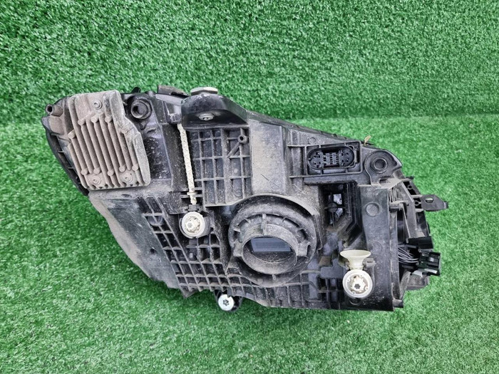 Фара левая Mercedes C w205 (2018-2023) LED