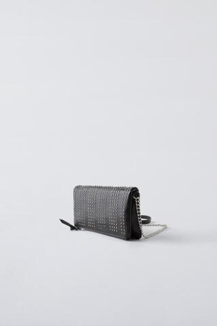 ZARA СУМКА С ЗАКЛЕПКАМИ, ЧЕРНЫЙ