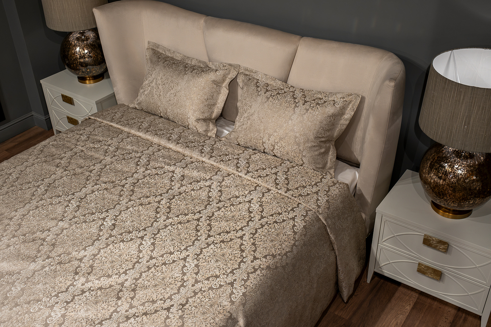 Покрывало 260x260 и 2 наволочки 50x70 Garda Decor Emotion бежевое