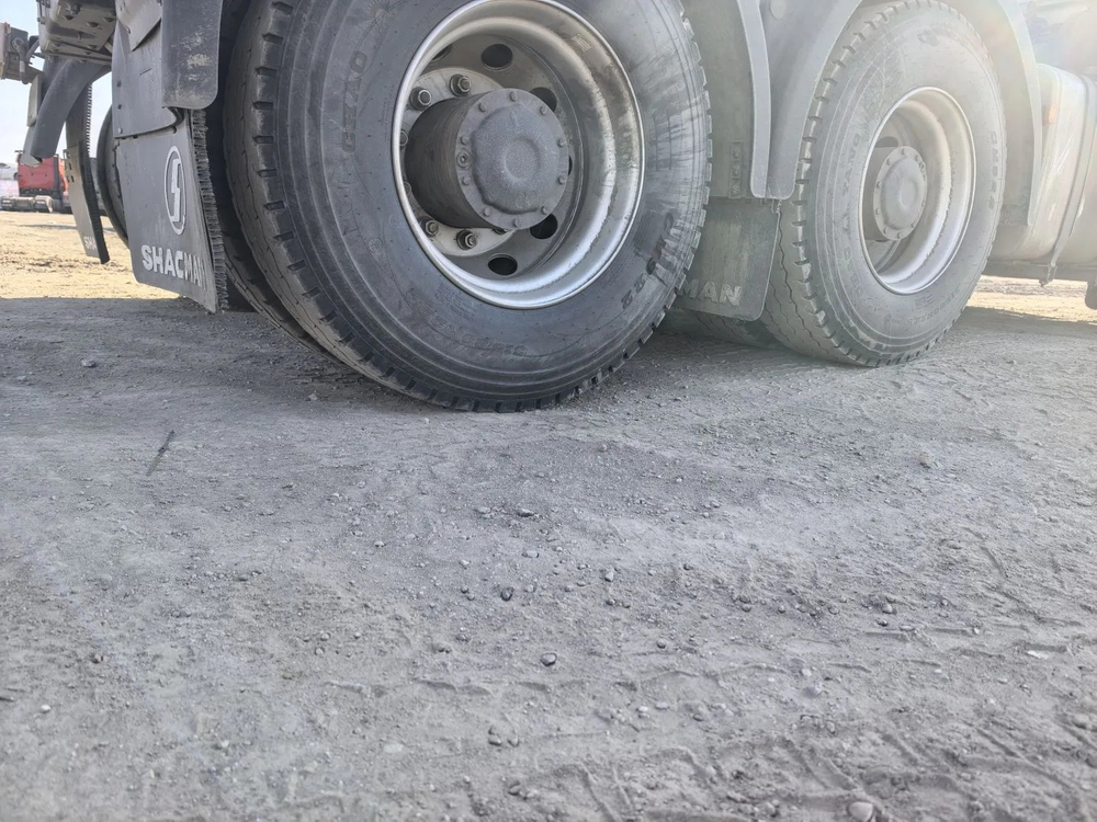 Shacman (Shaanxi) SX* 6x4 Седельный тягач SX42584V324 (Дизельный, 11,6 л, 423 л.с., МТ)