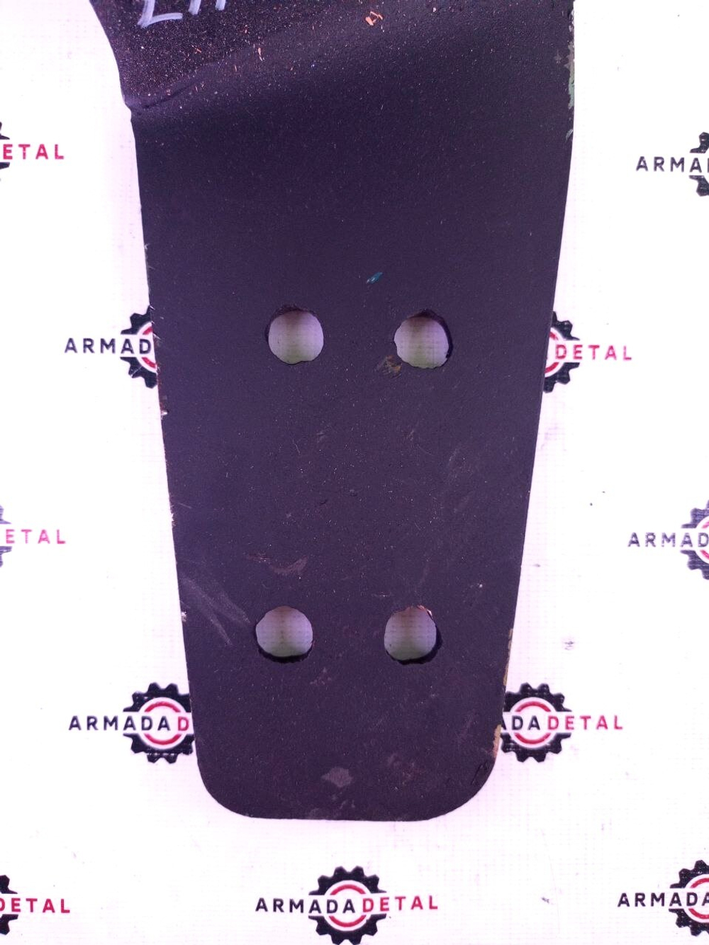 Кронштейн крыла 3CX (левый, уголок) | 331/31147 | Аналог