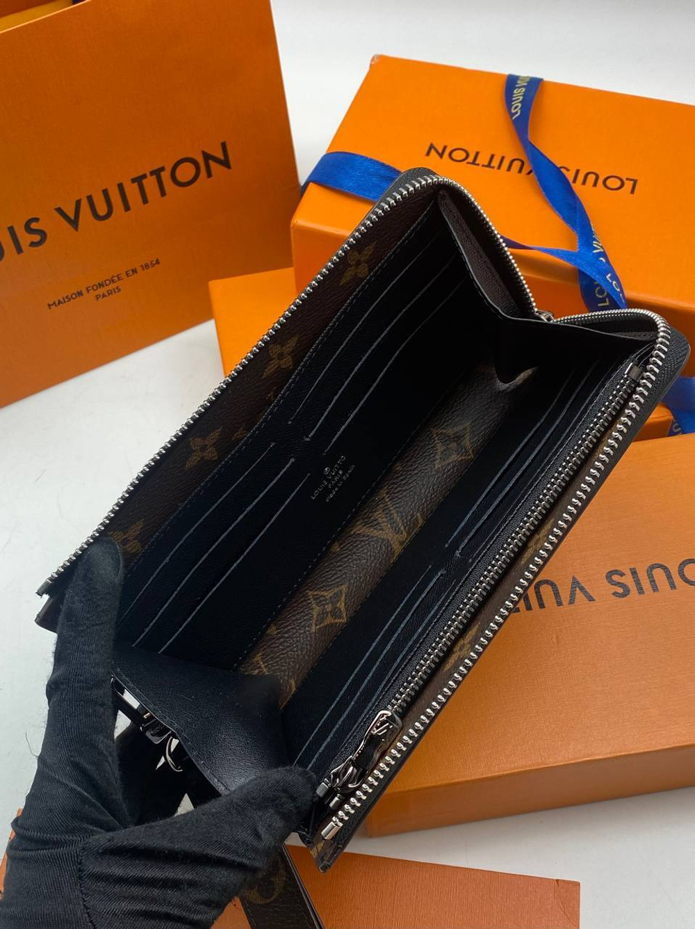 Кошелек Louis Vuitton