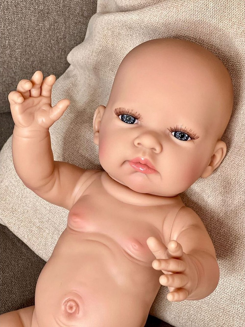 Кукла Nines виниловая 45см, без одежды в пакете (6820W)