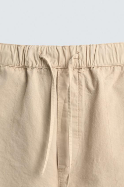 ZARA ШОРТЫ REGULAR FIT С ЭФФЕКТОМ ПОТЕРТОСТИ, БЕЖЕВЫЙ