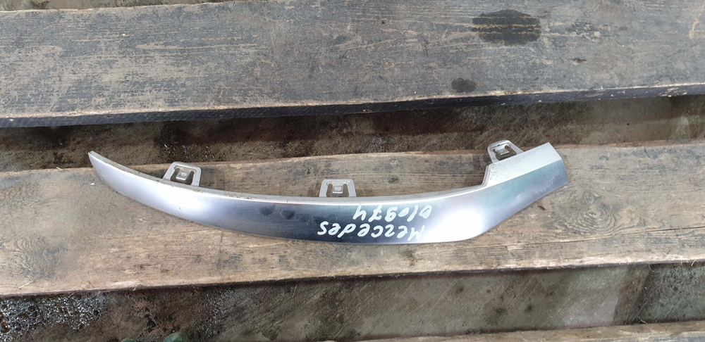 Молдинг переднего бампера Mercedes GLC (X253) Б/У Оригинал A2538855600