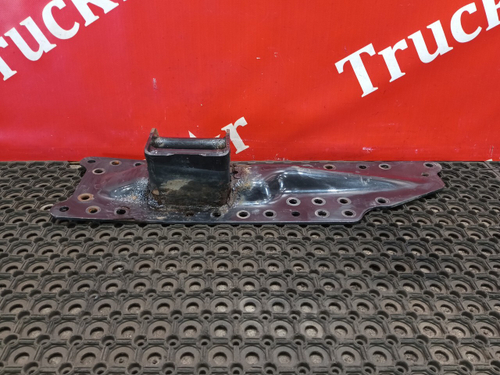 Кронштейн траверсы правый