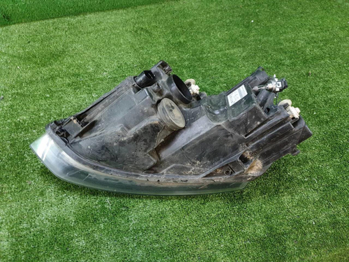 Битая Фара правая VW Polo Sedan (2015-2020) галоген