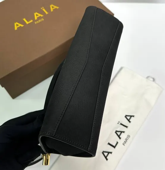 Сумка ALAIA LE CLICK EAST WEST из нубука