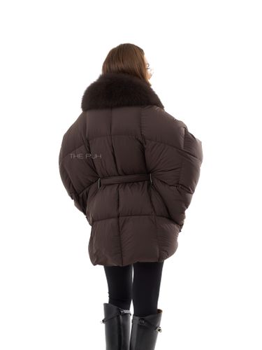 Шоколадный пуховик летучая мышь с мехом песца