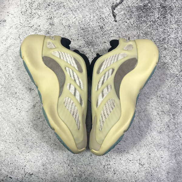 Кроссовки Adidas Yeezy Boost 700 V3 azael