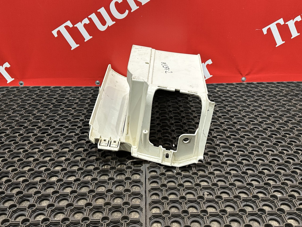 Корпус подножки левый