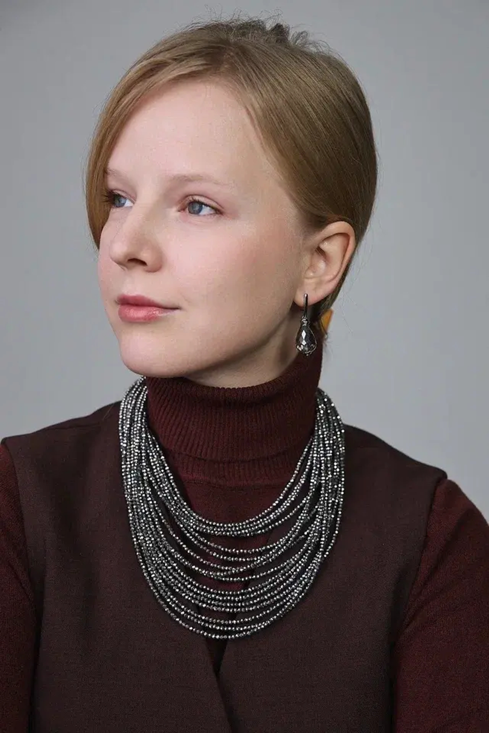 Колье каскад "Венеция, оттенок марказит, венец.стекло, натур.кожа