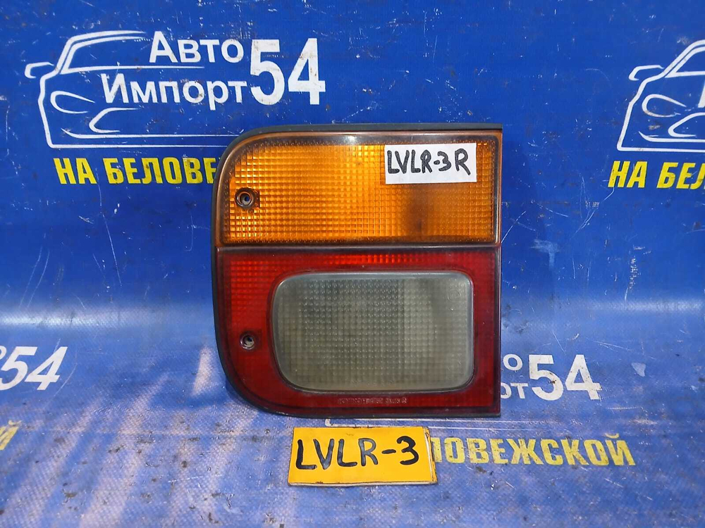 Вставка багажника правая MAZDA MPV 1997