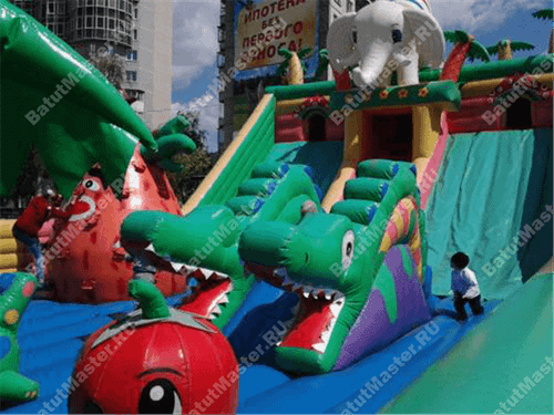 Коммерческий надувной батут "Сафари парк" 14*7*7 м