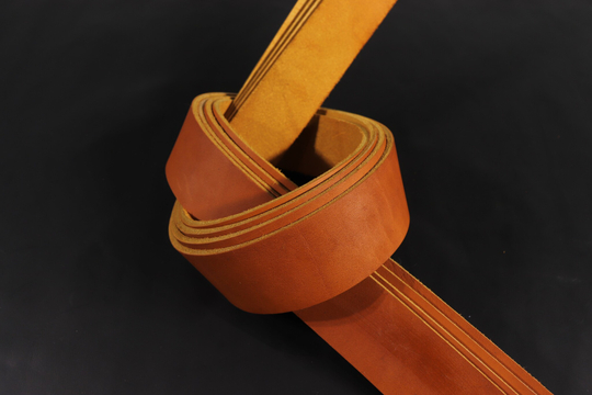 Ременная заготовка рыжая с жировой отделкой гладкая