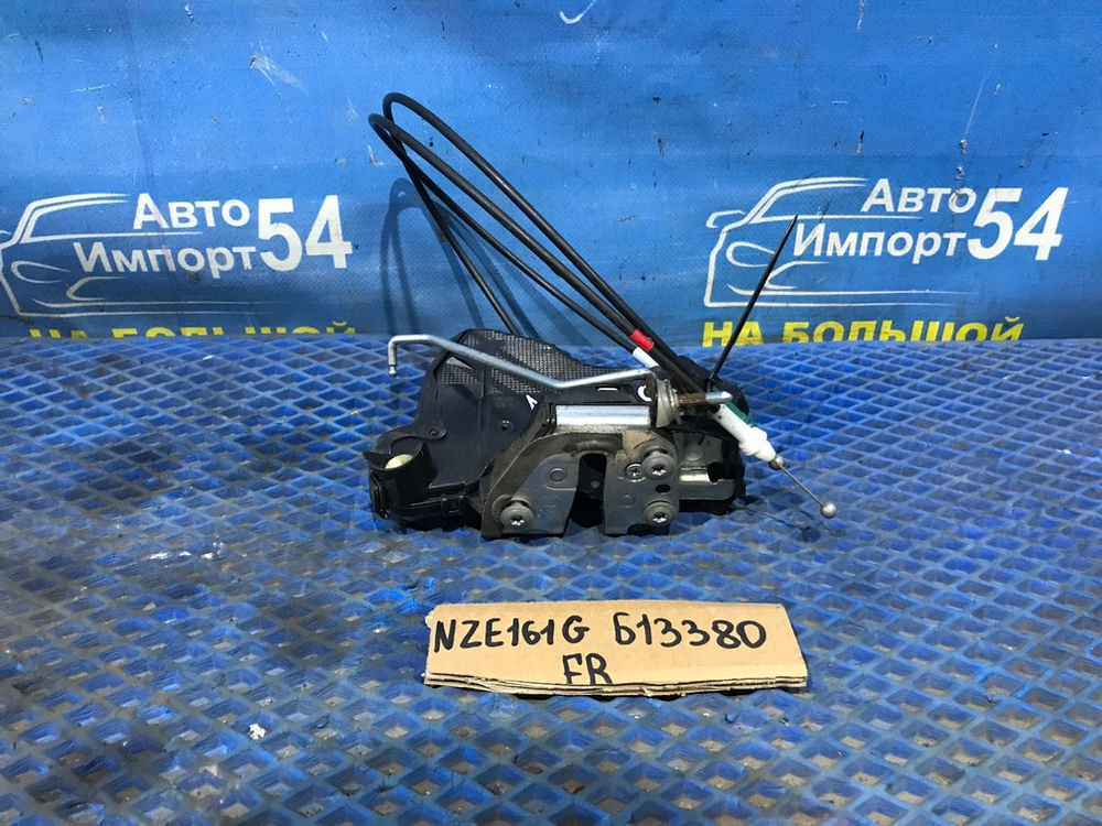 Замок двери передней правой TOYOTA FIELDER 2012-2017