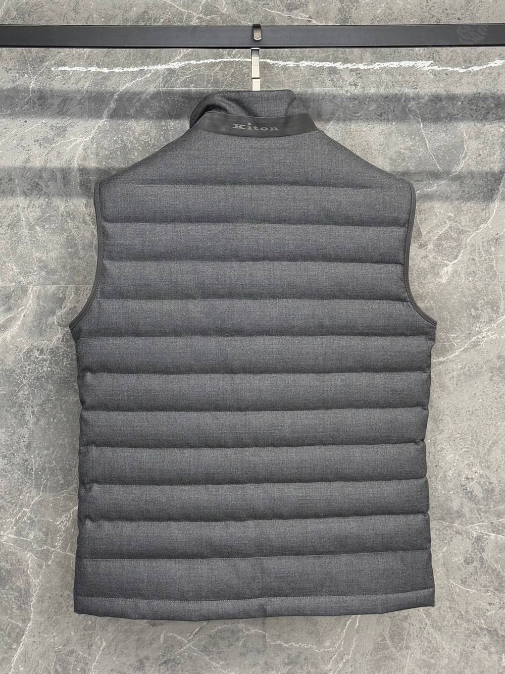 Пуховый жилет Kiton