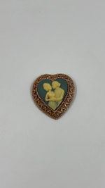 Брошь Камея в виде сердца