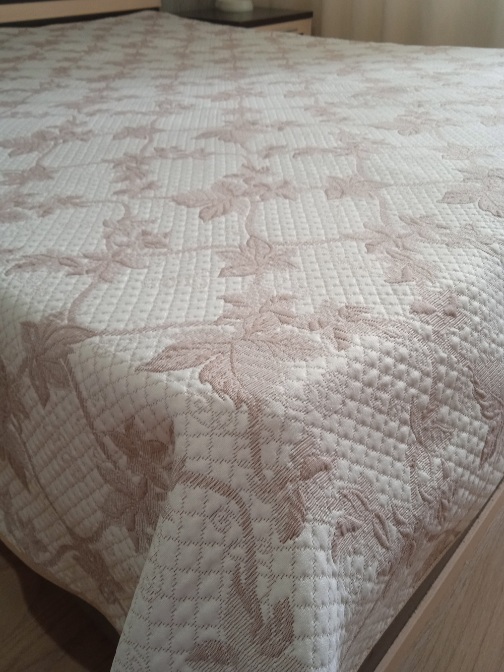 Покрывало жаккардовое двухстороннее Нежность 2656-16 беж,белый евро (240х200)