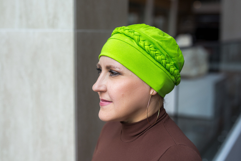 Шапочка КЛЭР с косичкой, тюрбан из хлопка, яблочный цвет, Elza Meyger