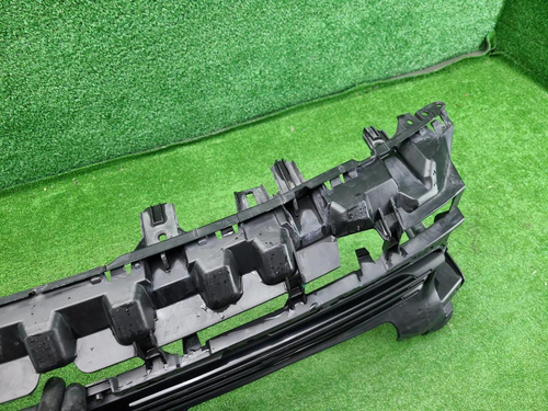 Решетка переднего бампера Porsche Cayenne 3 17-23