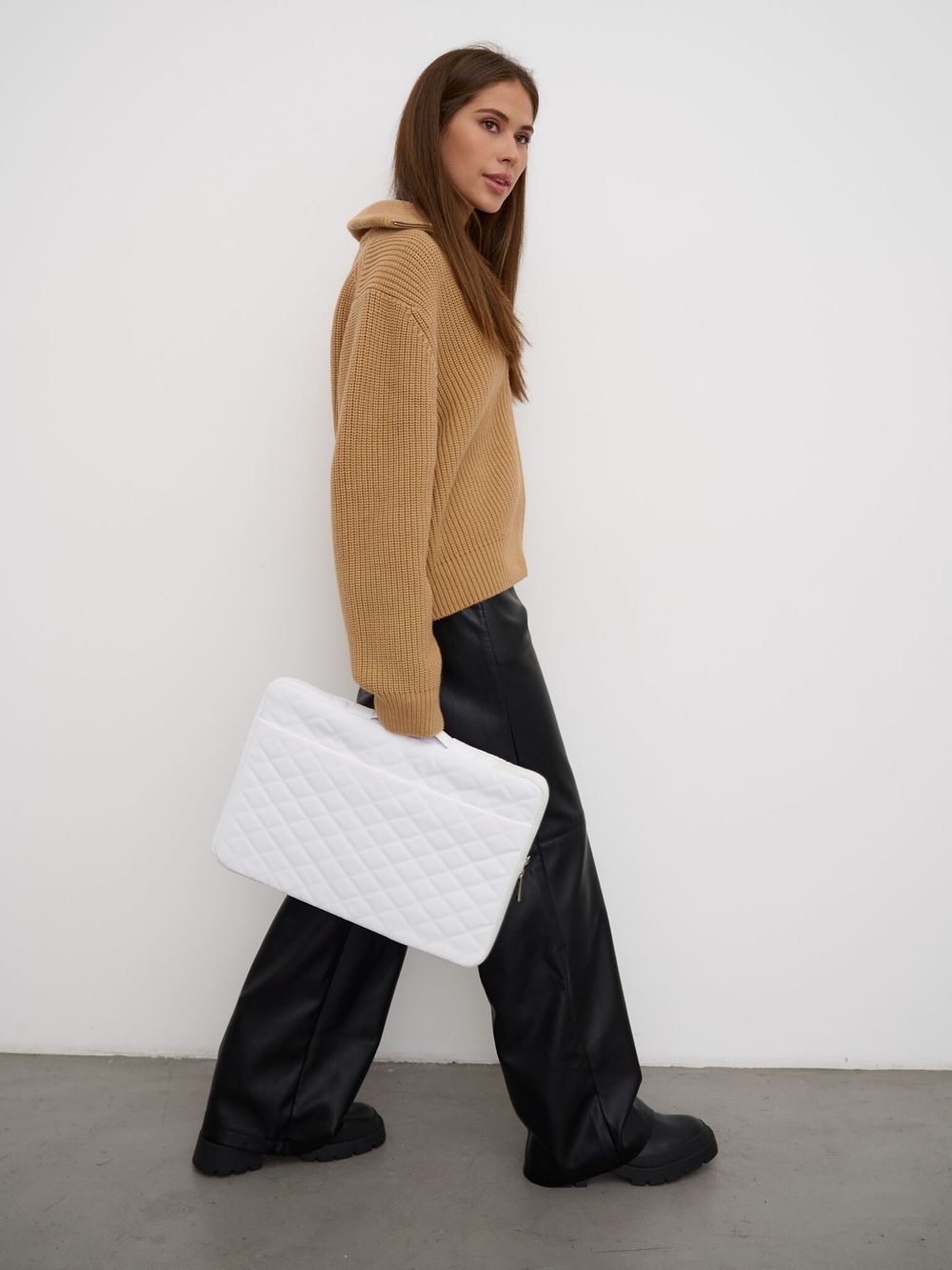 Чехол для ноутбука 14" и 15,6" (Стеганый белый)