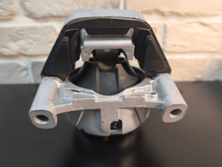 Опора двигателя правая гидр LMI Audi A6 C7