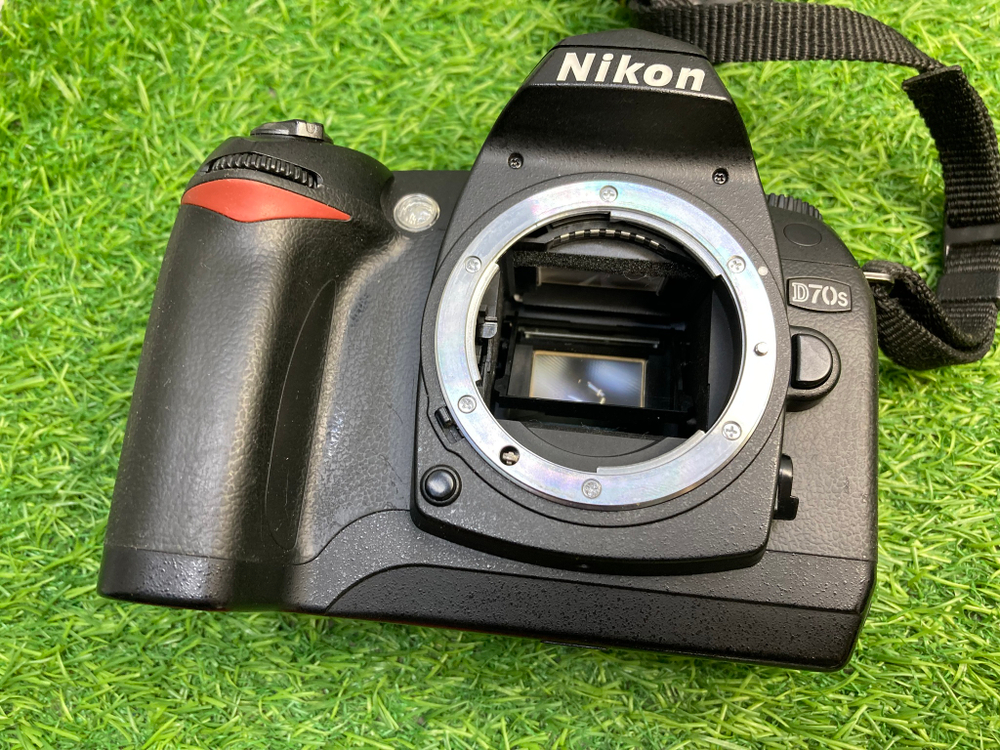 Nikon D70s Покупка/Продажа