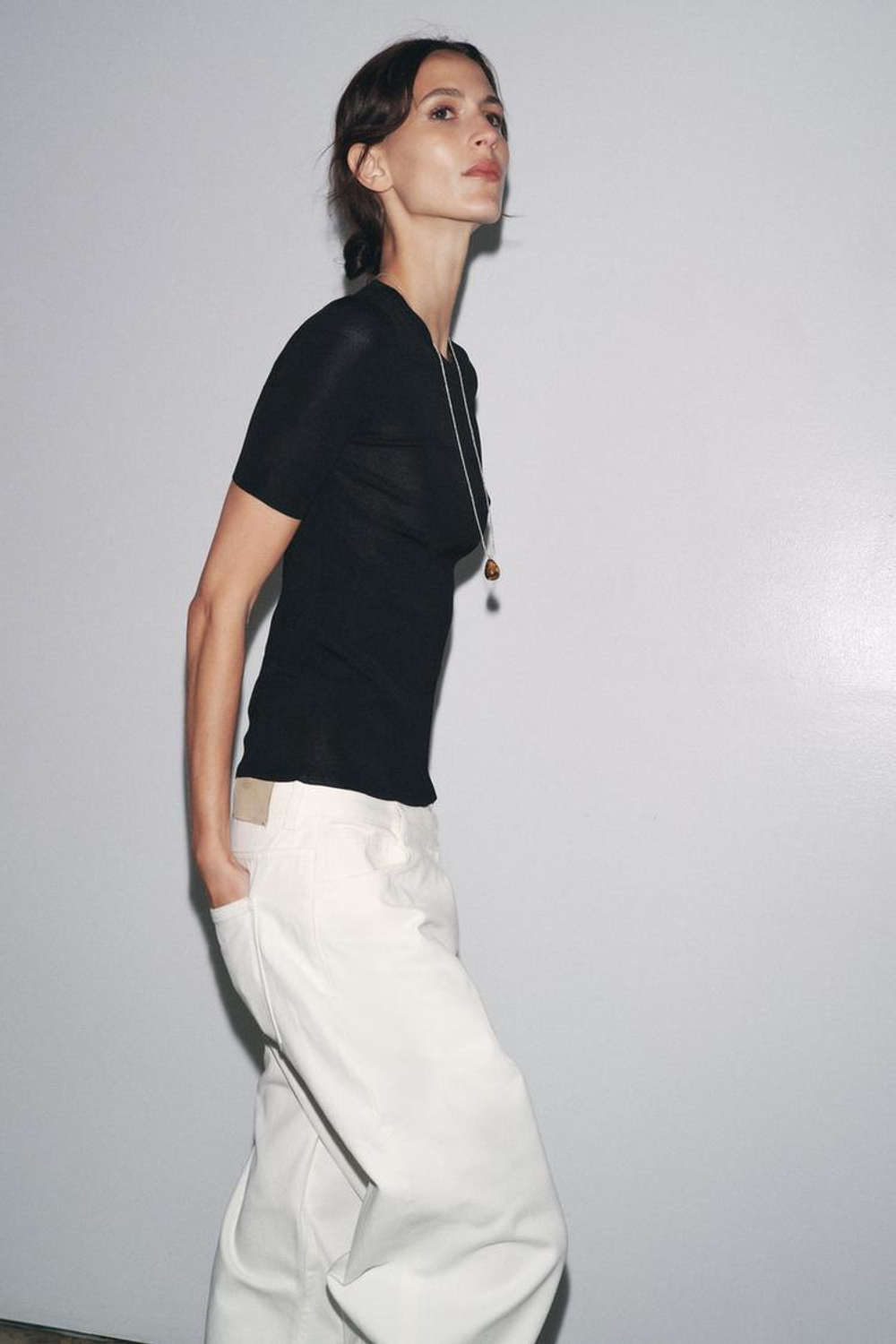 ZARA ТРИКОТАЖНЫЙ ТОП С КОРОТКИМИ РУКАВАМИ, ЧЕРНЫЙ