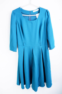 Платье Colambetta красивого цвета, визуально на 46 размер