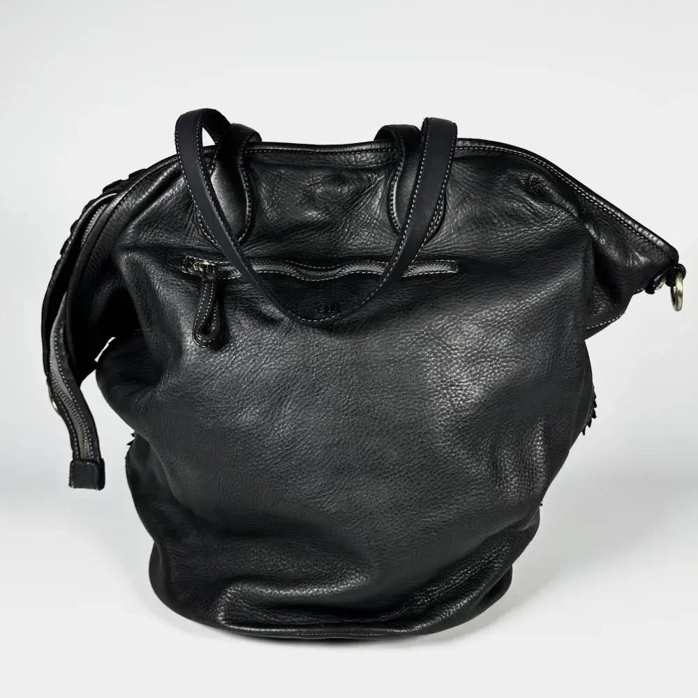 Женская большая плетеная сумка черного цвета