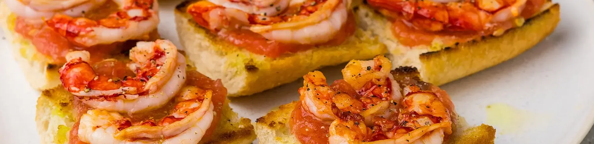 Пан кон томате с креветками