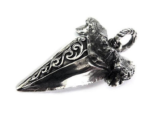 Подвеска серебряная Shark's Tooth AZP-024.
