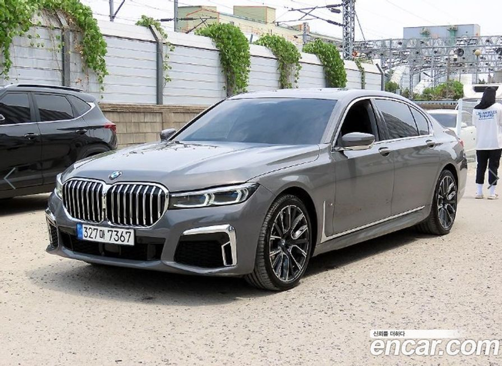 BMW 7 Series (G11) 740Li xDrive M Sports (10.2020)